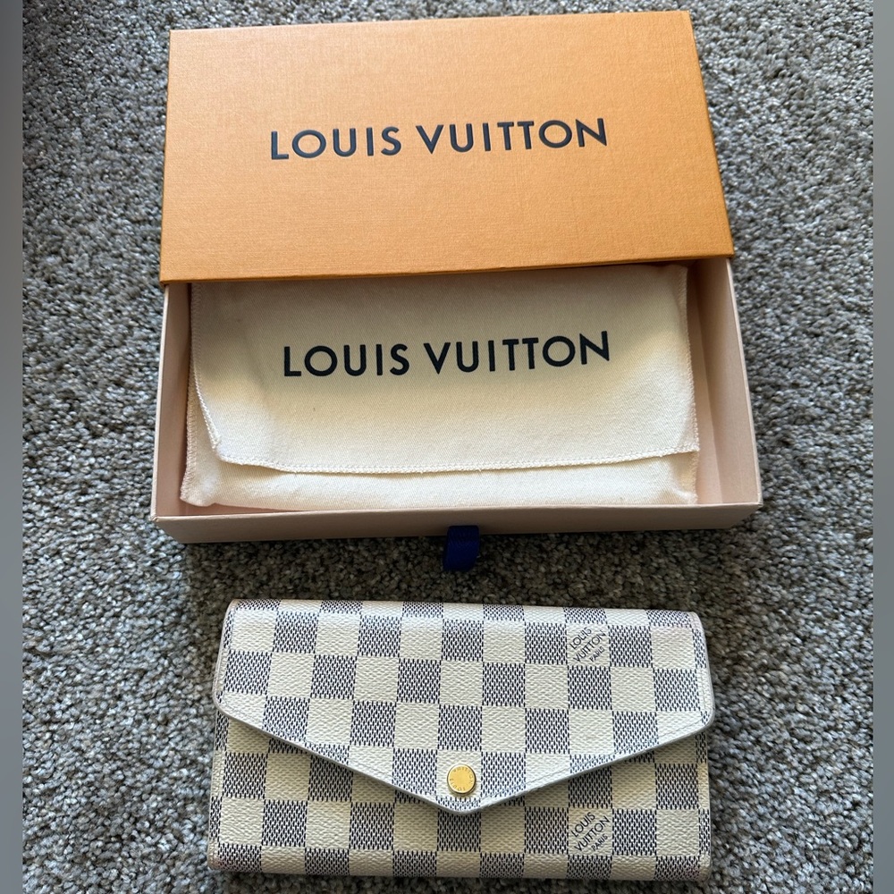 Louis Vuitton Sarah Wallet